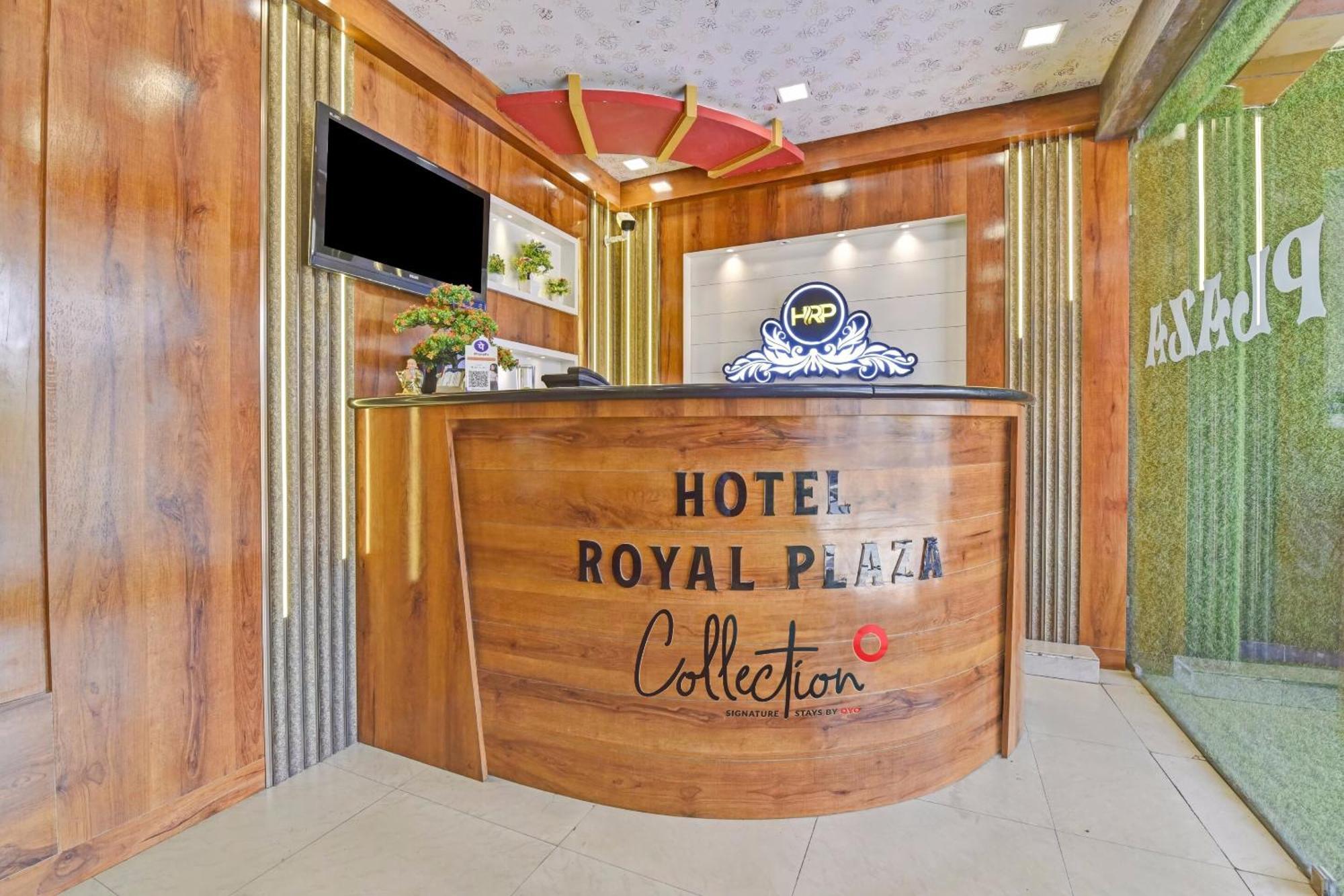 Collection O Royal Plaza Hotel Puskár Kültér fotó