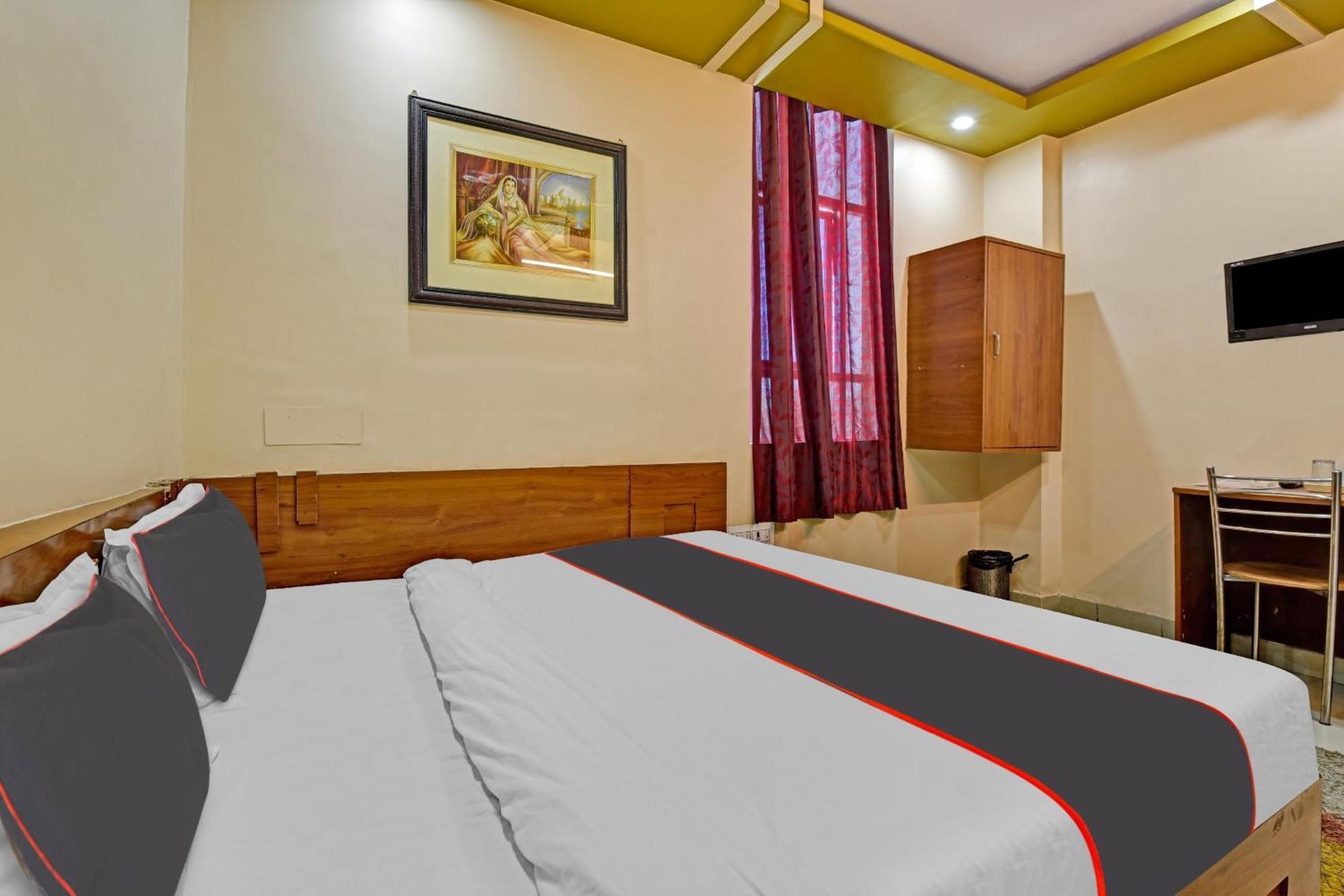 Collection O Royal Plaza Hotel Puskár Kültér fotó