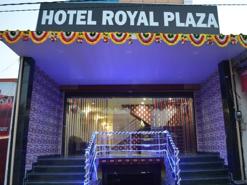 Collection O Royal Plaza Hotel Puskár Kültér fotó